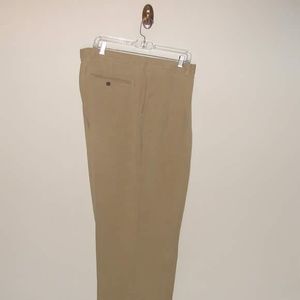 Tommy Bahama 100% Silk  Pleated Pants Size 42